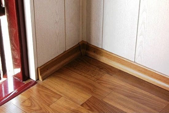 Желательно крепить полотна линолеума к черновой основе